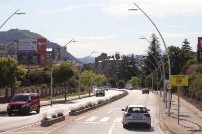 Tramo de la avenida de Astorga marcado a 30 kilómetros por hora. ANA F. BARREDO