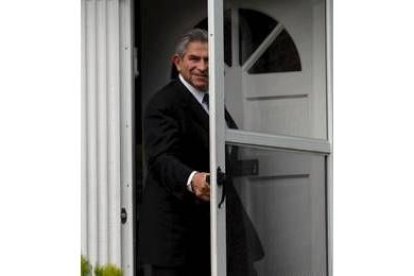 El presidente del Banco Mundial, Paul Wolfowitz, ayer al salir de su casa