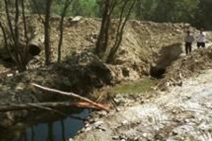 La polémica por los daños ocasionados por las obras de la Autovía no cesa en el Bierzo Oeste