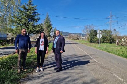 Arias, Irene González y Morán, ante la carretera. DL