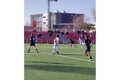 La Cultural jugó un buen partido ante el Rayo Vallecano. DL