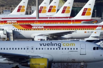 Avión de Vueling en el aeropuerto de Madrid.