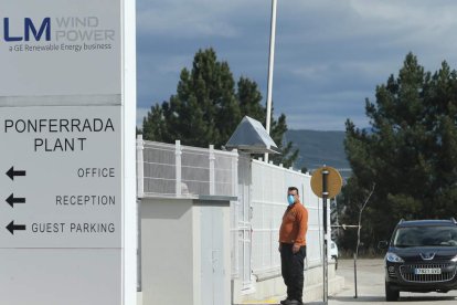 La factoría de LM en Ponferrada cerró ayer sus puertas y anunció un Erte para toda la plantilla.