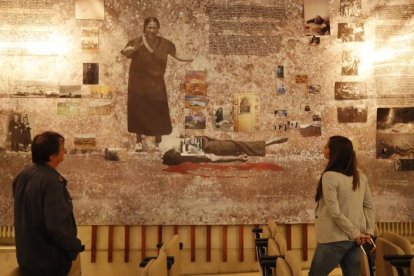 ugt reúne en una exposición fotos y objetos de los represaliados de guerra titulada " los testigos de la historia "