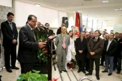 El alcalde, Mario Amilivia, ayer, en la inauguración del nuevo centro