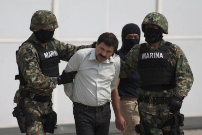 El Chapo paga 5 mil dólares por tener sexo con menores de edad.