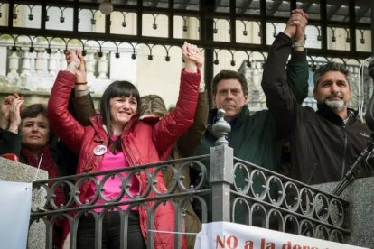 Los padres y madres de varios menores asesinados participaron en Huelva en un acto en defensa de la prisión permanente revisable.