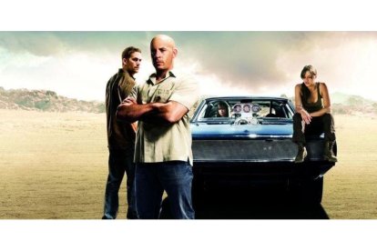 Paul Walker, Vin Diesel, Jordana Brewster y Michelle Rodríguez, en una imagen promocional de 'Fast & Furious 5'.