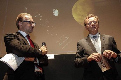 El director de la ESA, Josef Aschbacher, y el presidente de la Agencia Espacial Italiana, Roberto Battiston. GIUSEPPE LAMI