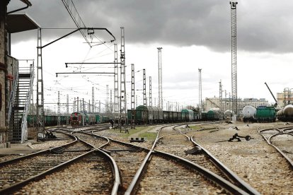 Fondo de saco de mercancías ferroviarias en León. RAMIRO