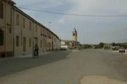 Aspecto de una de las calles principales de Villahibiera, en una imagen de archivo