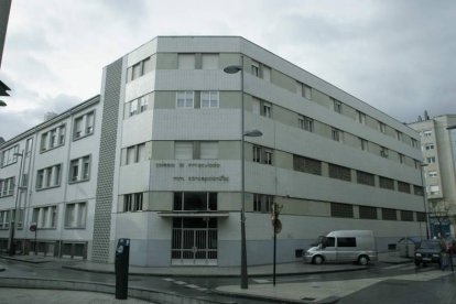 Fachada del colegio La Inmaculada de Ponferrada