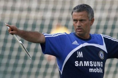 Mourinho, en un reciente entrenamiento del Chelsea.