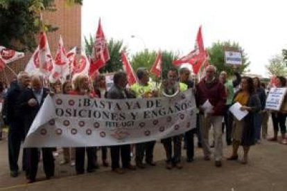 La concentración tuvo lugar en el exterior del Instituto de Astorga