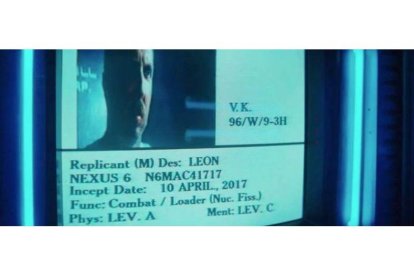 Ficha y rostro del replicante Leon Kowalski, en 'Blade Runner', donde se ve la fecha de su creación.