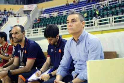 Fotografía de Miguel Rodrigo, junto al preparador Sisniega y el entrenador de porteros García.