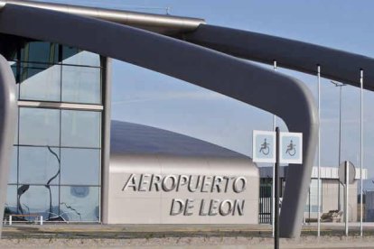 El aeropuerto de León está incluido en el plan de reducción de horarios de apertura de Aena, junto con otros 18 de todo el país.