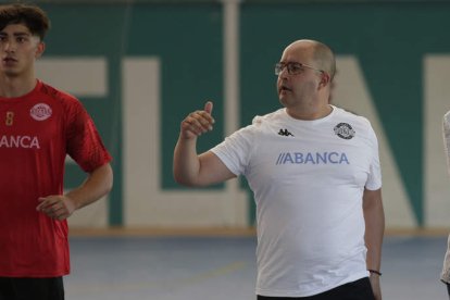 Dani Gordo afrontará una semana atípica de entrenamientos en el Abanca Ademar. FERNANDO OTERO