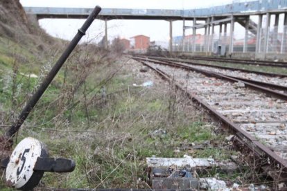 Línea ferroviaria de la antigua Vía de la Plata que unía Plasencia y Astorga. RAMIRO