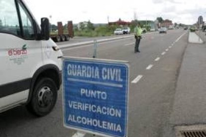 La Guardia Civil instaló el control en Puente Villarente