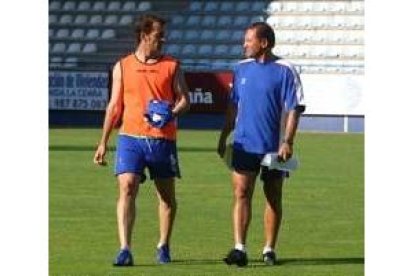 El técnico junto a Bornes, uno de los fijos dentro del nuevo proyecto