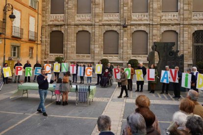 Acto de la Jornada por la Vida, en la plaza de la Catedral. J NOTARIO