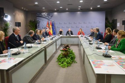 Reunión de la consejera Blanco y el consejero Carnero con los delegados y delegadas territoriales de CyL. JUNTA CYL