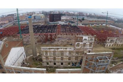 Imagen de la zona de la antigua Azucarera, donde se construye el Palacio de Congresos tomada por un drone.