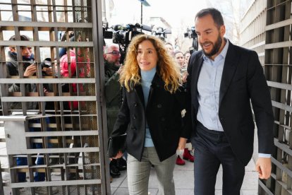 Borja Thyssen-Bornemisza y su mujer, Blanca Cuesta, llegan al juzgado de lo Penal número 15 de Madrid. BORJA SÁNCHEZ TRILLO