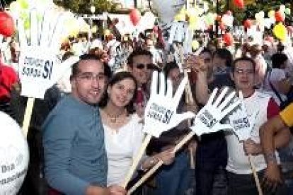 Alrededor de 300 sordos de Castilla y León se manifestaron ayer en Segovia