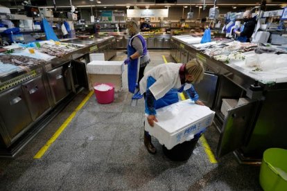 La huelga desabastece los mercados de algunos productos frescos como el pescado. CABALAR