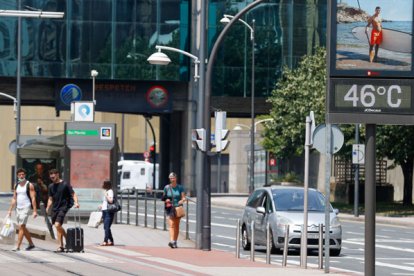 Temperaturas extremas en una capital española durante una de las olas de calor de este verano. LUIS TEJIDO EFE