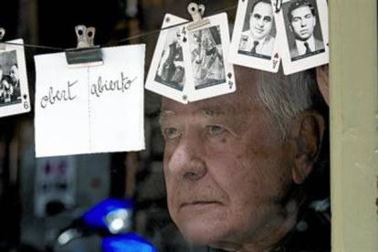 Francisco González Ledesma, en la librería Negra y Criminal.