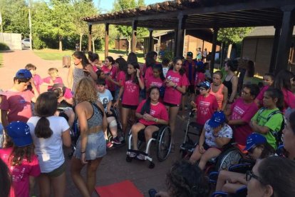 Participantes en el campamento de Bosque de los Sueños. ASPAYM