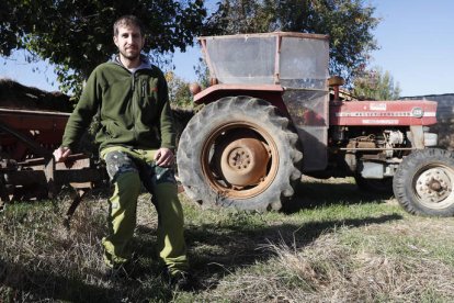 Roberto Guerra busca en la agricultura una salida laboral cuando abandone el Ejército. JESÚS