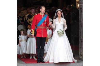 La reina Sofía de España llega a la abadía de Westminster.