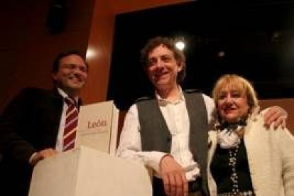 Daniel Rivadulla, con Juan Carlos Mestre y Carmen Busmayor