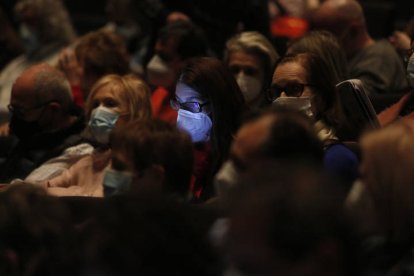 Público asistente a una representación en el Auditorio Ciudad de León. FERNANDO OTERO