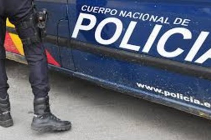 Coche de la Policía Nacional  /