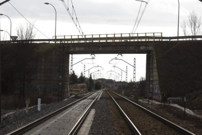 Tramo urbano de la traza que iba a ser de alta velocidad entre León y La Robla. MARCIANO PÉREZ