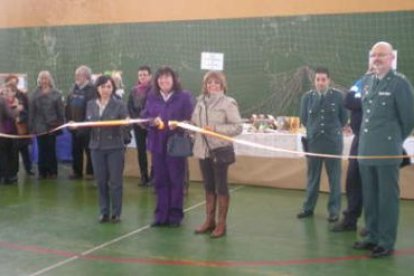 La feria se celebra en el polideportivo de Villablino.