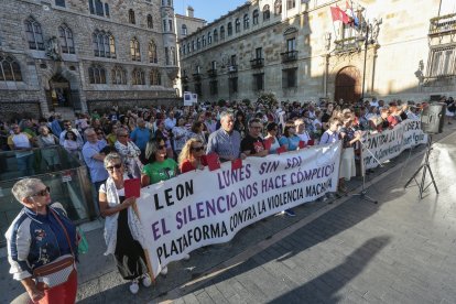 Concentración convocada en León por la Plataforma contra la Violencia Machista en defensa de la futbolista Jennifer Hermoso. ICAL