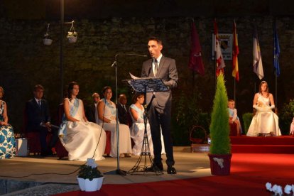 Jorge Barrientos Villoria durante su lectura del pregón inaugural de las fiestas de Valencia. MEDINA