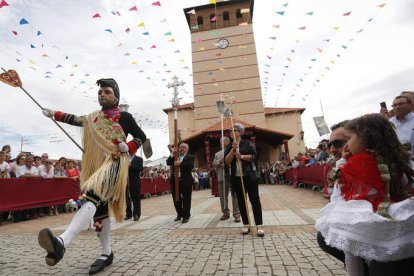 Imagen del personaje del San Sebastián, al inicio de la procesión del Corpus Christi. JESÚS F. SALVADORES