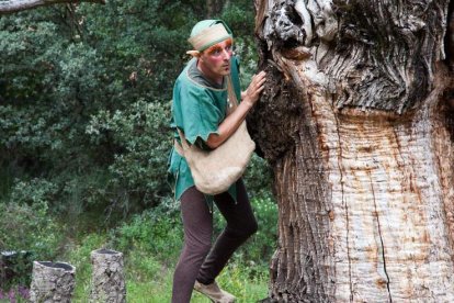 Uno de los personajes encantados que podrán ver los participantes en la ruta. DINAMIA TEATRO