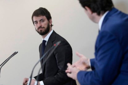 García-Gallardo y Mañueco el día que sellaron el pacto de gobernabilidad. NACHO GALLEGO