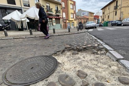 Un morrillo, a los pies de la muralla de Ruiz de Salazar