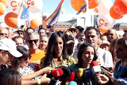 Arrimadas en la fiesta del Orgullo: Cs no va a dejar de ir a ninguna fiesta de la libertad.