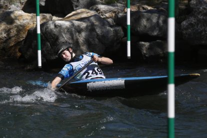 Campeonato de España de slalom en el canal de aguas bravas de Alejico. F. Otero Perandones.