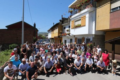 Los familiares durante el encuentro, ayer.